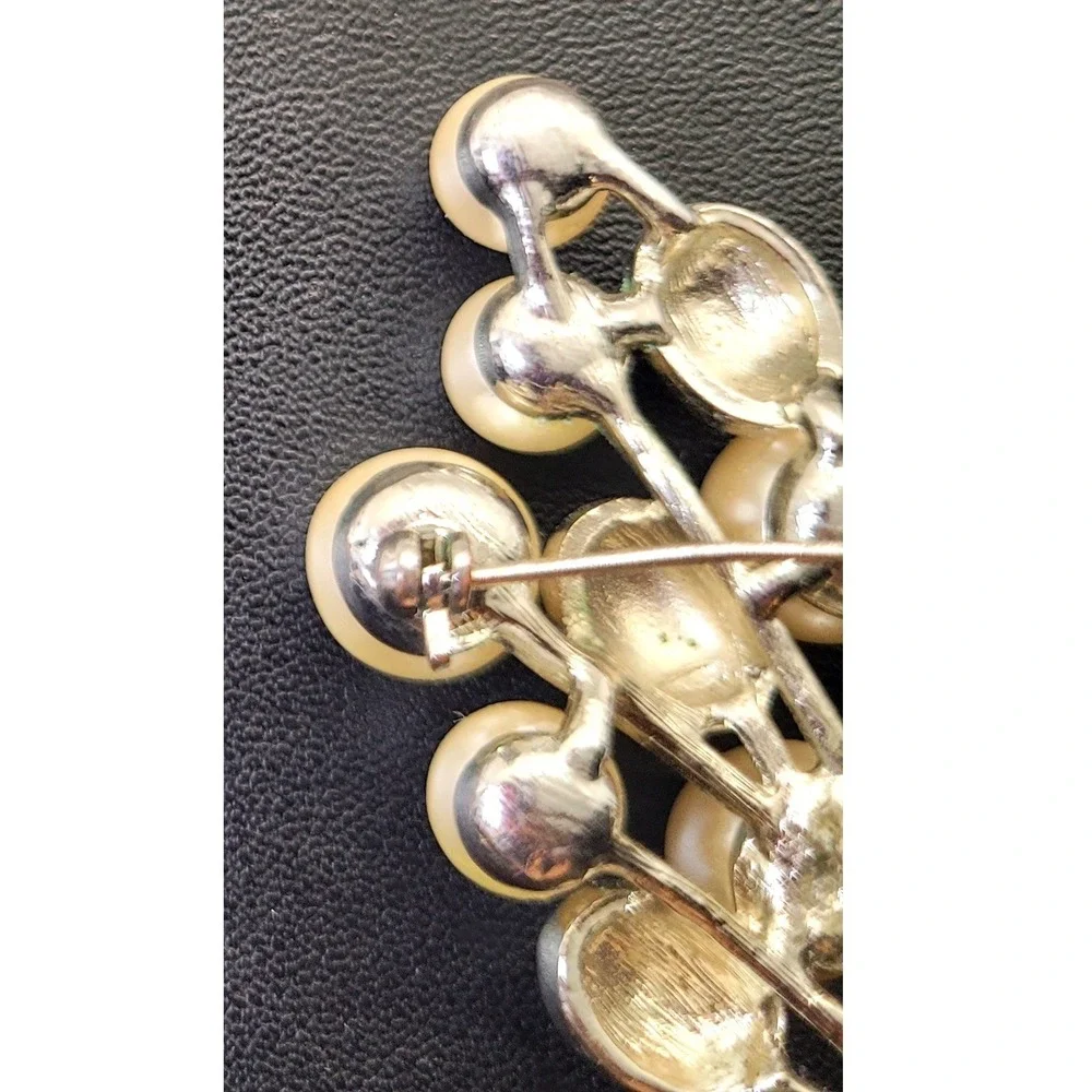 Unbranded Faux Pearl Rhinestone Bouquet Brooch Silver Tone Vintage Style‎ FAIR